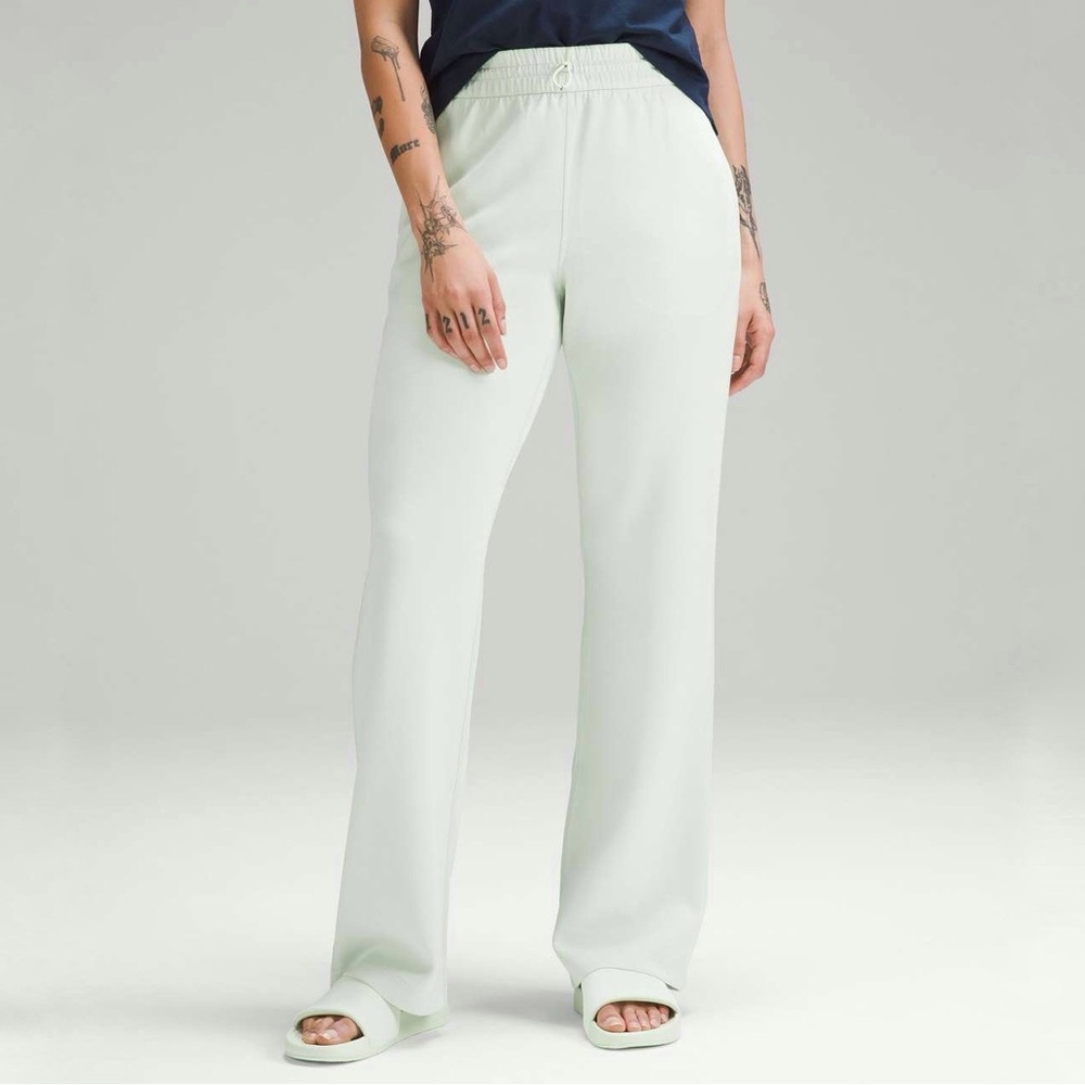 Lululemon Softstreme High-Rise‎ Pant Full Length in Kohlrabi Green